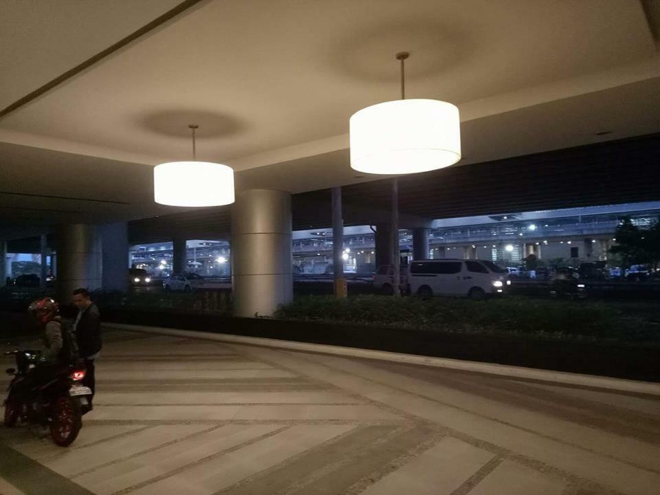 Eighty One Newport Boulevard マニラ市 エクステリア 写真